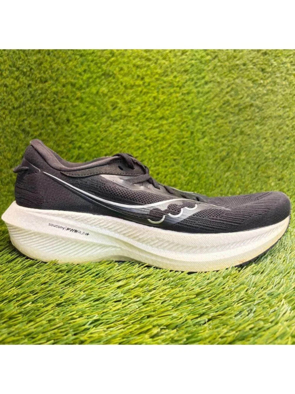 Saucony Triumph 21 Womens Size 10.5 Black White Athletic Running Shoes Sneakers